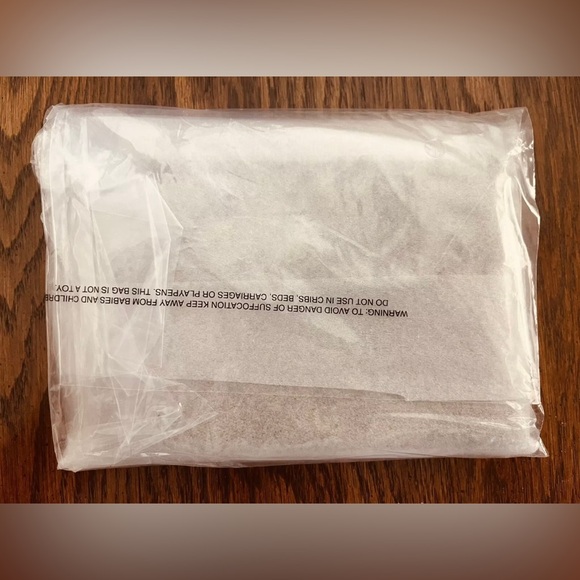 COACH Corner Zip Wristlet Signature Canvas W/ Red Stripe - NEW W/ TAGS MSRP: $88 - Picture 5 of 5